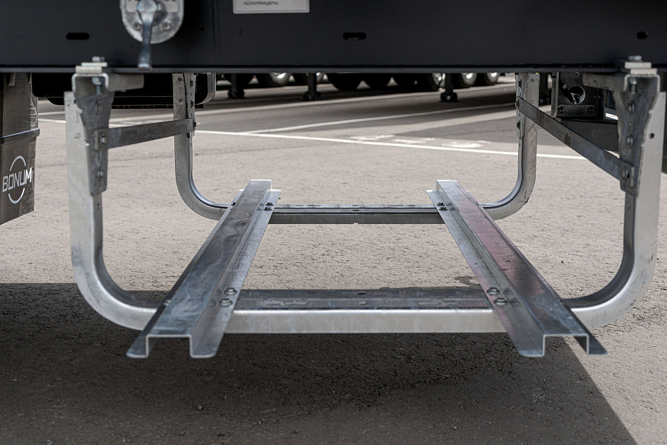 Шторный полуприцеп 13,62 м с вынесенной осью